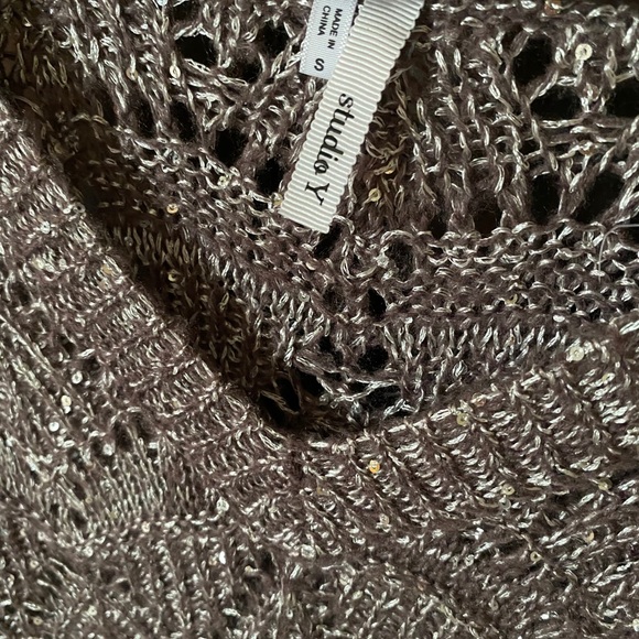 Sweater - Picture 2 of 5